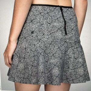 Lululemon Get It On Skirt Black & White Print Size 8.